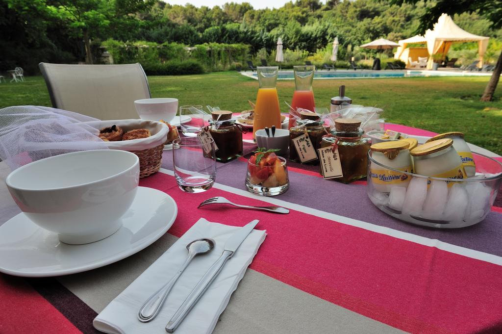 Mas De Lure Bed & Breakfast Salon-de-Provence Luaran gambar