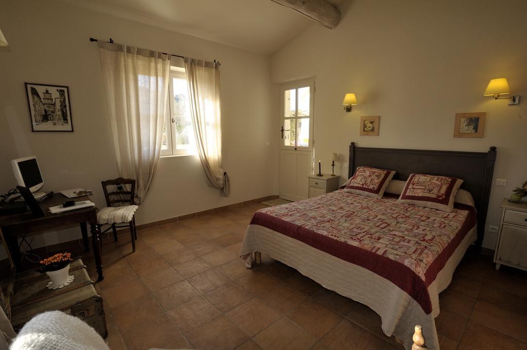 Mas De Lure Bed & Breakfast Salon-de-Provence Luaran gambar